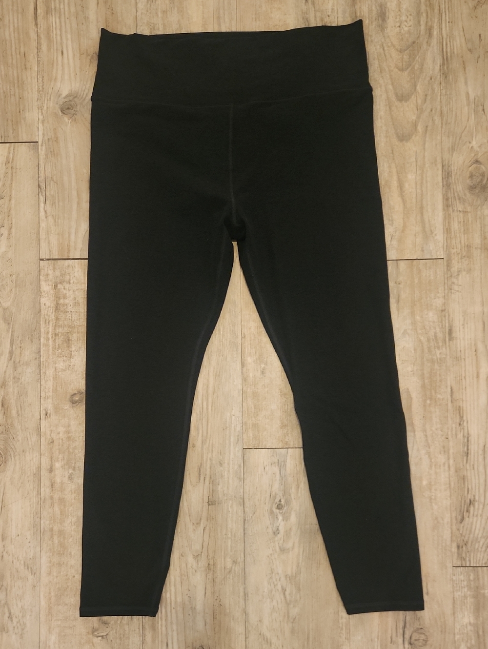 Vuori Women's Black High-Waist Performance Leggings